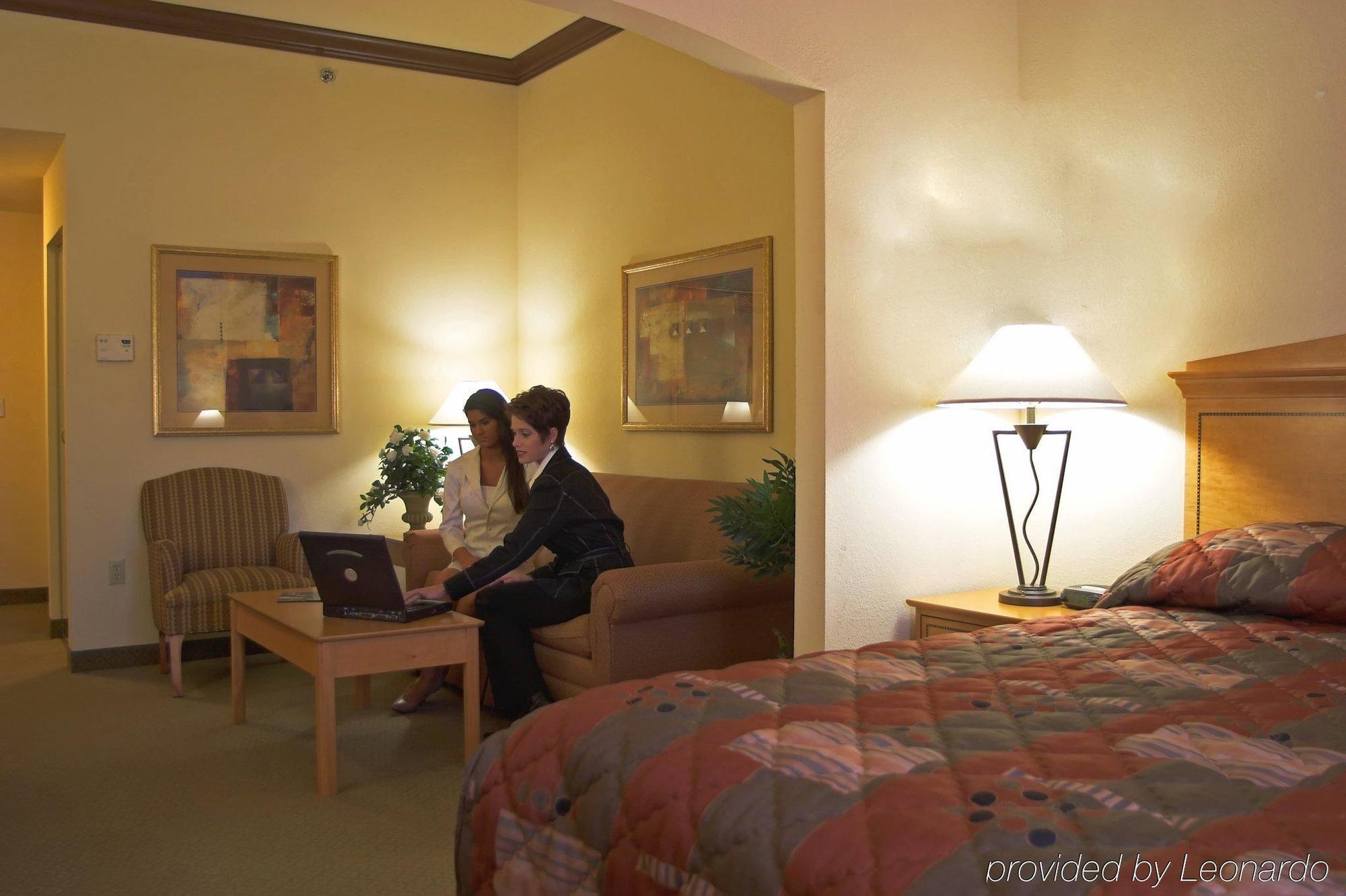 Holiday Inn Express Hotel And Suites Jenks By Ihg Exterior foto